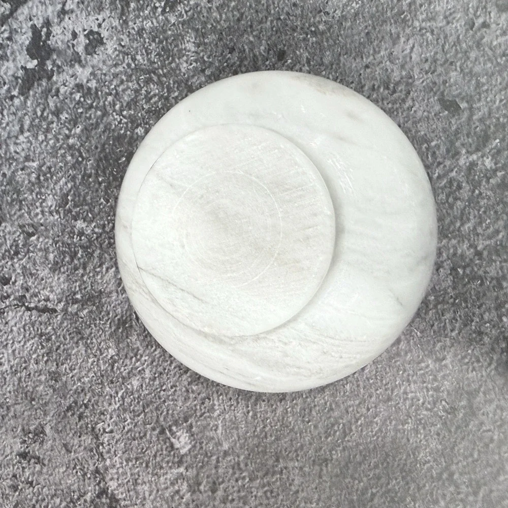 Unmarked marble salt